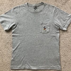 Uniqlo-T-shirt.